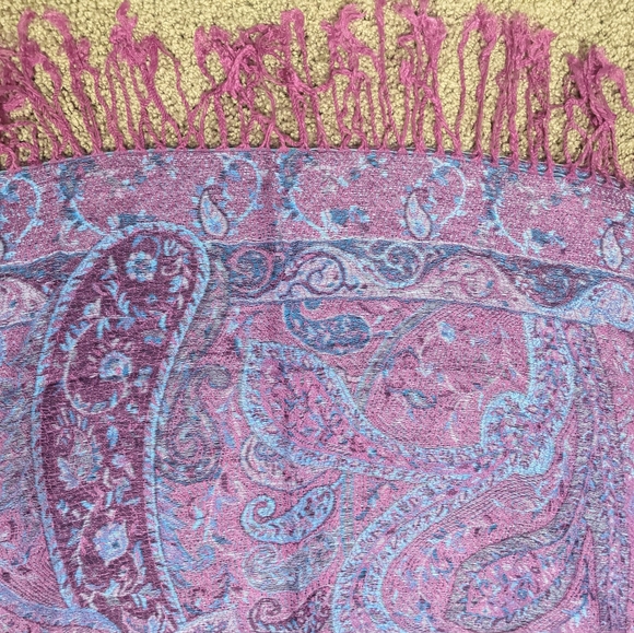 Scarf - Picture 2 of 5